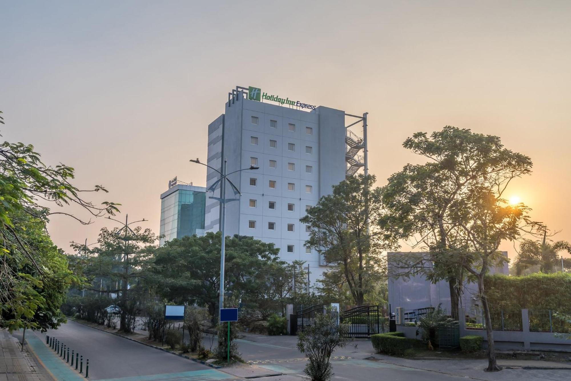 Holiday Inn Express Kolkata New Town By Ihg Екстериор снимка
